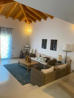 Zona de estar de 4 Bed Villa - Sleeps 9- Pool - Garden - Parking