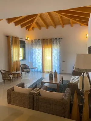 Zona de estar de 4 Bed Villa - Sleeps 9- Pool - Garden - Parking