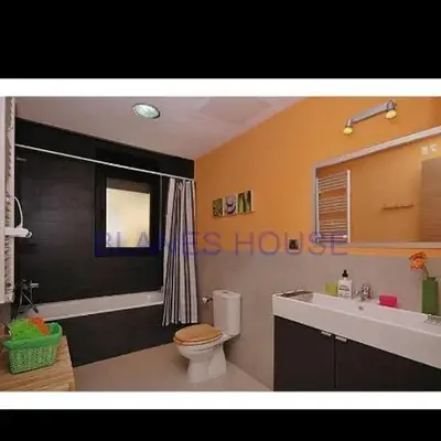 4 Bed Villa - Sleeps 9- Pool - Garden - Parking