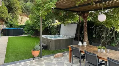 Jardín al aire libre en Villa Peralta Girona City w above ground Pool