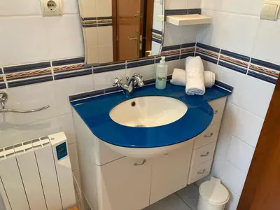 Un baño de Espectacular apartamento en Calella de Palafrugell, vistas al mar