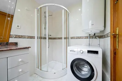 Un baño de Hauzify I Apartament Estrella