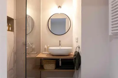 Un baño de Velo Vern 1- Beautiful new apartment 2 bed ensuite