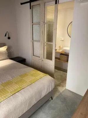 Cama o camas de una habitación en Velo Vern 1- Beautiful new apartment 2 bed ensuite