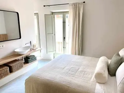 Cama o camas de una habitación en Velo Vern 3- Luxury penthouse w views of city wall