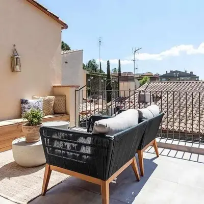 Velo Vern 3- Luxury penthouse w views of city wall