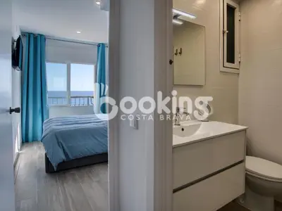 Un baño de Embajador 2 Apartament a primera línia de mar per 5 persones