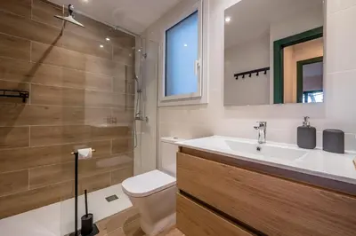 Un baño de SR-45 BEGUR SA RIERA 4 PaX