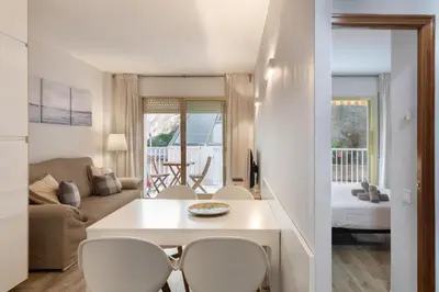 Zona de estar de LETS HOLIDAYS Pool apartment near beach 5
