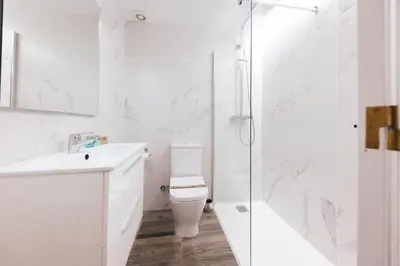 Un baño de Bravissimo Pont de la Princesa, comfortable 3-bedroom apartment