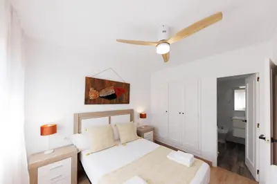 Cama o camas de una habitación en Bravissimo Pont de la Princesa, comfortable 3-bedroom apartment