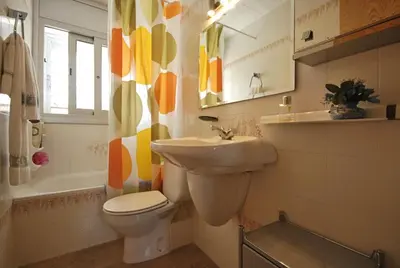 Un baño de Club Villamar - Torre de Pi