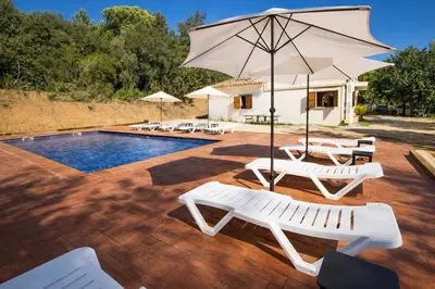 Piscina en o cerca de Catalunya Casas: Spacious Villa Vera up to 24 guests, a short drive to Blanes!