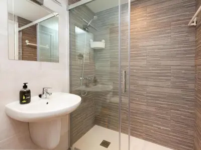 Un baño de LETS HOLIDAYS Apartment sea views on the beach 3