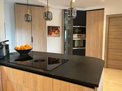Una cocina o zona de cocina en Maison familiale privée- piscine et vue inspirante