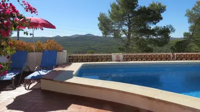 Piscina en o cerca de Maison familiale privée- piscine et vue inspirante