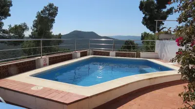 Piscina en o cerca de Maison familiale privée- piscine et vue inspirante