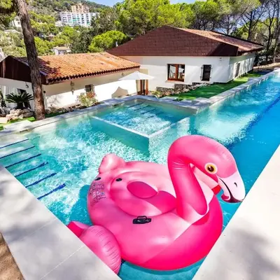 Luxury private Villa - 25m Pool - Gym - 2 min to Beach