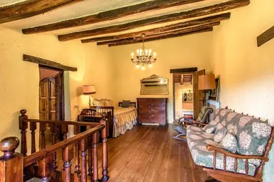 Zona de estar de Catalunya Casas Stunning Costa Brava mountain retreat and 30kms away from the beach