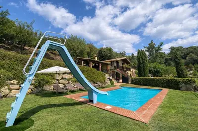 Piscina en o cerca de Catalunya Casas Stunning Costa Brava mountain retreat and 30kms away from the beach