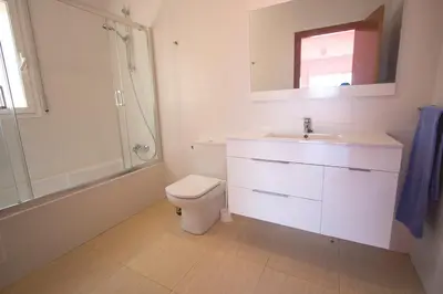 Un baño de Catalunya Casas Fun and Frolic in Lloret del Mar 3500 meters to beach!