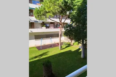 Jardín al aire libre en Apartamento con piscina a 2 minutos de la playa!!!