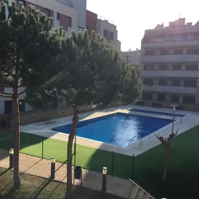 Precioso piso cerca de playa Fenals con 2 piscinas y terraza