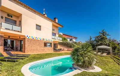 Piscina en o cerca de Lovely Home In Sant Cebrià De Vallalta