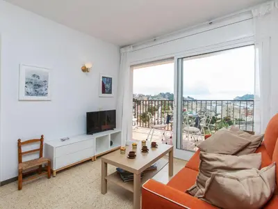 Un balcón o terraza de Apartment Emiko by Interhome