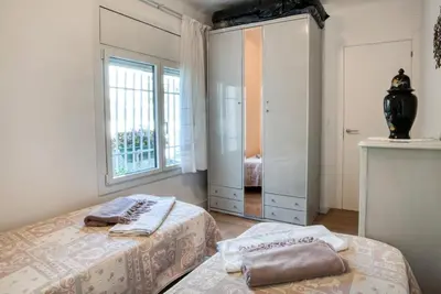 Cama o camas de una habitación en Apartamento Ingrid tu oasis de luz y silencio
