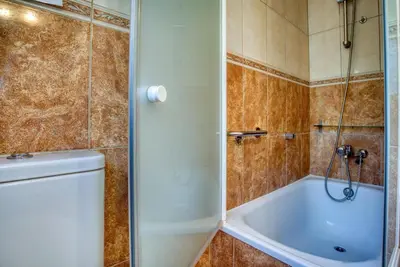 Un baño de Apartamento Ingrid tu oasis de luz y silencio