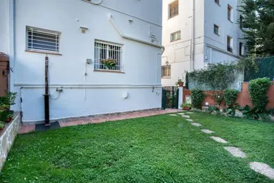 Jardín al aire libre en Apartamento Ingrid tu oasis de luz y silencio