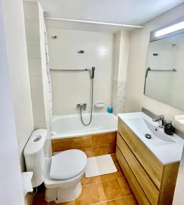 Un baño de LA MER BLEUE, Boutique Apartament with free parking, full equipped in Fenals Beach