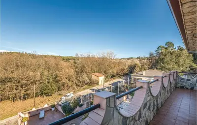 Un balcón o terraza de Lovely Home In Vidreres With Kitchen