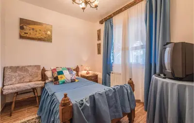 Zona de estar de Lovely Home In Vidreres With Kitchen