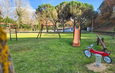 Zona de juegos infantil en 2 Bedroom Cozy Apartment In Vidreres