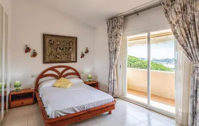 Cama o camas de una habitación en Nice Home In Sant Feliu De Guíxols
