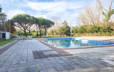 Piscina en o cerca de 2 Bedroom Nice Home In Puig Ventos