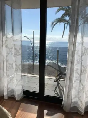 Plano de Lujoso apartamento enfrente del mar