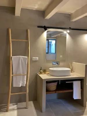 Un baño de CAN SAFRA