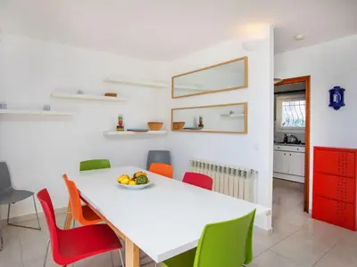 Una cocina o zona de cocina en Holiday Home La Sardana by Interhome