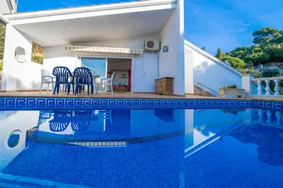 Piscina en o cerca de Villa Natura Frente al Mar Piscina Barbacoa Aire Acondicionado