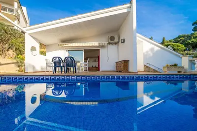 Piscina en o cerca de Villa Natura Frente al Mar Piscina Barbacoa Aire Acondicionado