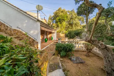 Jardín al aire libre en Villa Natura Frente al Mar Piscina Barbacoa Aire Acondicionado