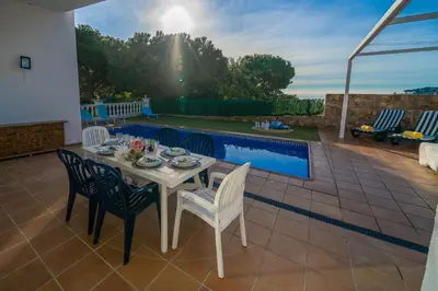Piscina en o cerca de Villa Natura Frente al Mar Piscina Barbacoa Aire Acondicionado