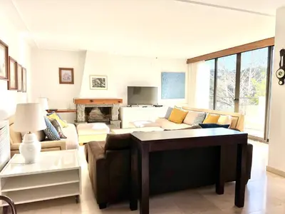Zona de estar de Gran Casa Económica Piscina Privada Begur