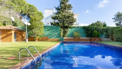 Piscina en o cerca de 2Vick01