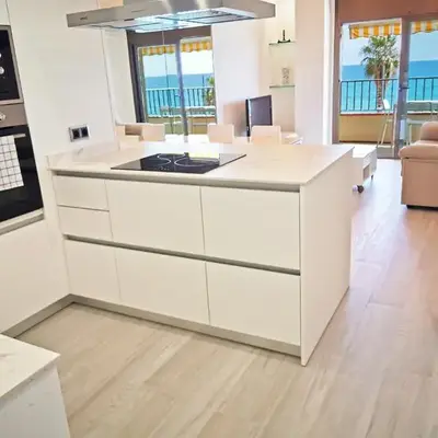 Apartaments Primera Linea Torre Valentina
