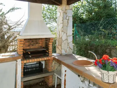 Barbacoa disponible para clientes en la casa o chalet