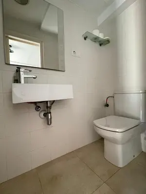 Un baño de P&R hostals Maria Rosa